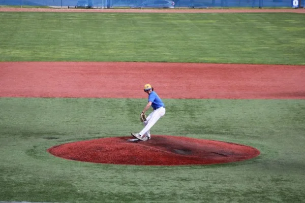 baseball pitcher throwing mound